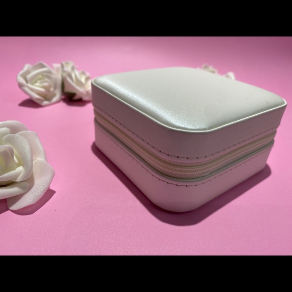 Jewelry Case - Jewelry Storage - Picture 4 of 11